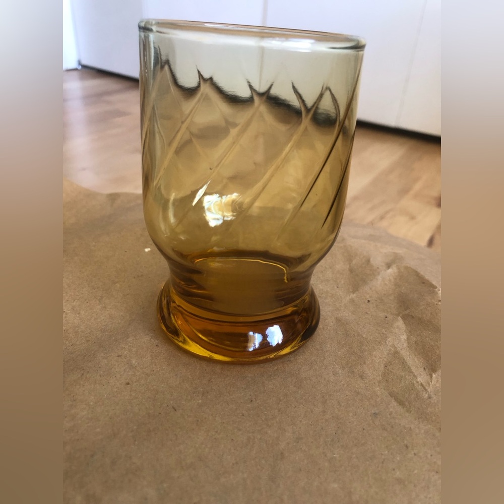 1 MCM Anchor Hocking Tumbler Drinking Glass 4" Footed Amber Gold Honey Swirl